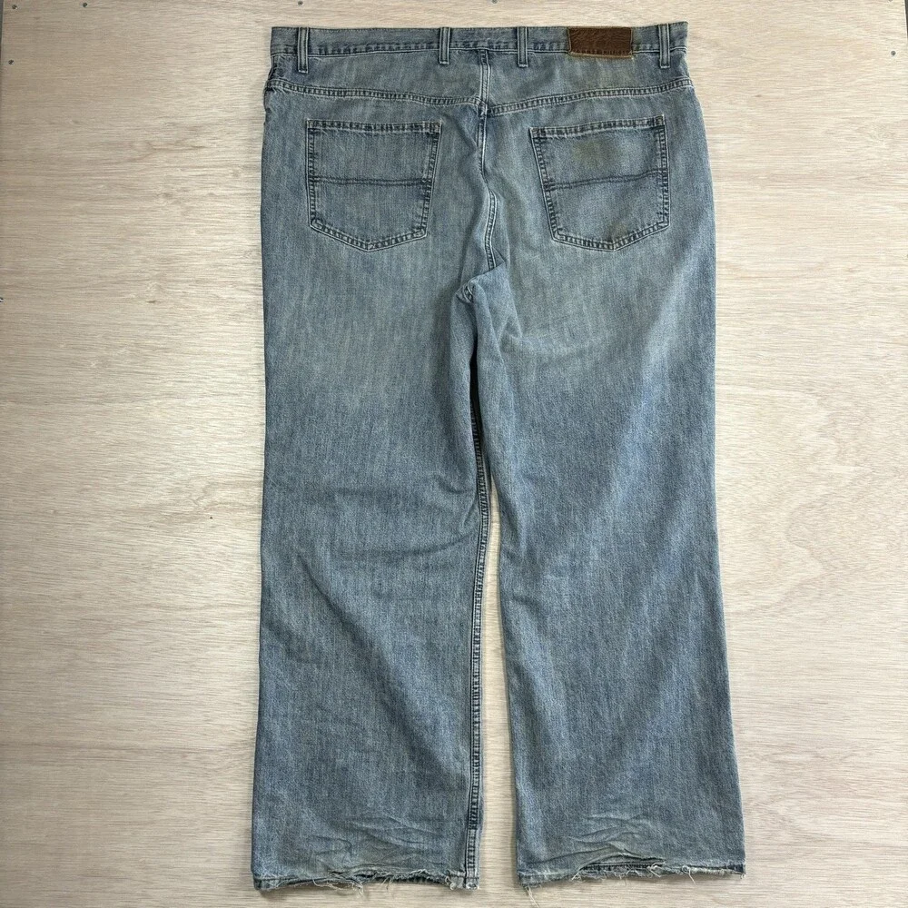 Vintage Tommy Hilfiger Jeans Mens 42x30 Blue Light Wash Cotton Loose fit Denim